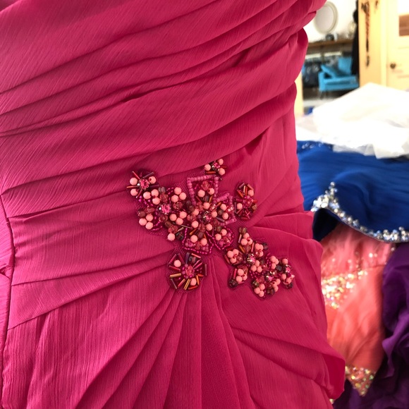 Fuchsia chiffon one shoulder - Picture 6 of 13